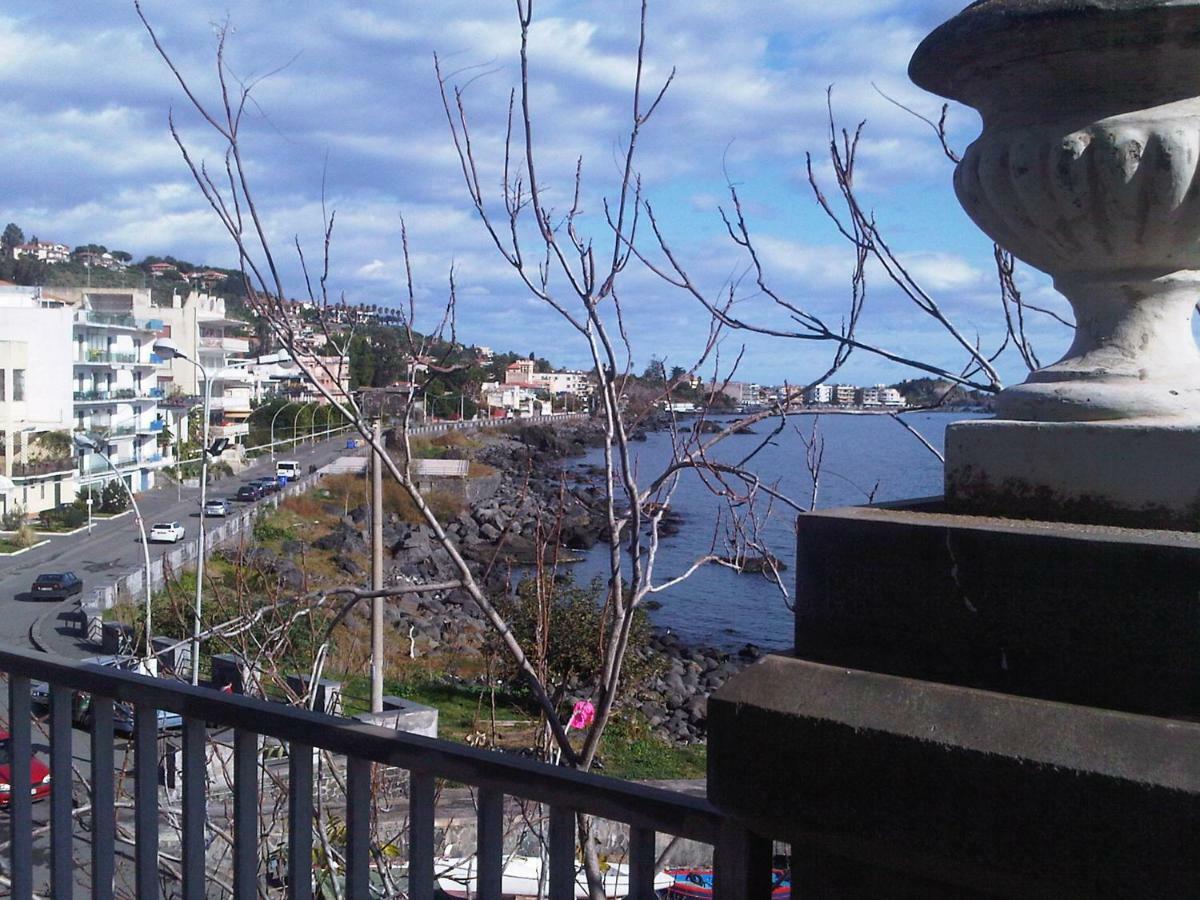 Apartamento La Terrazza Dei Normanni Aci Castello Exterior foto